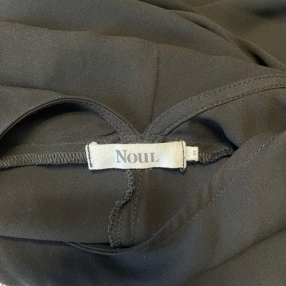 Noul dress size small - Picture 3 of 3